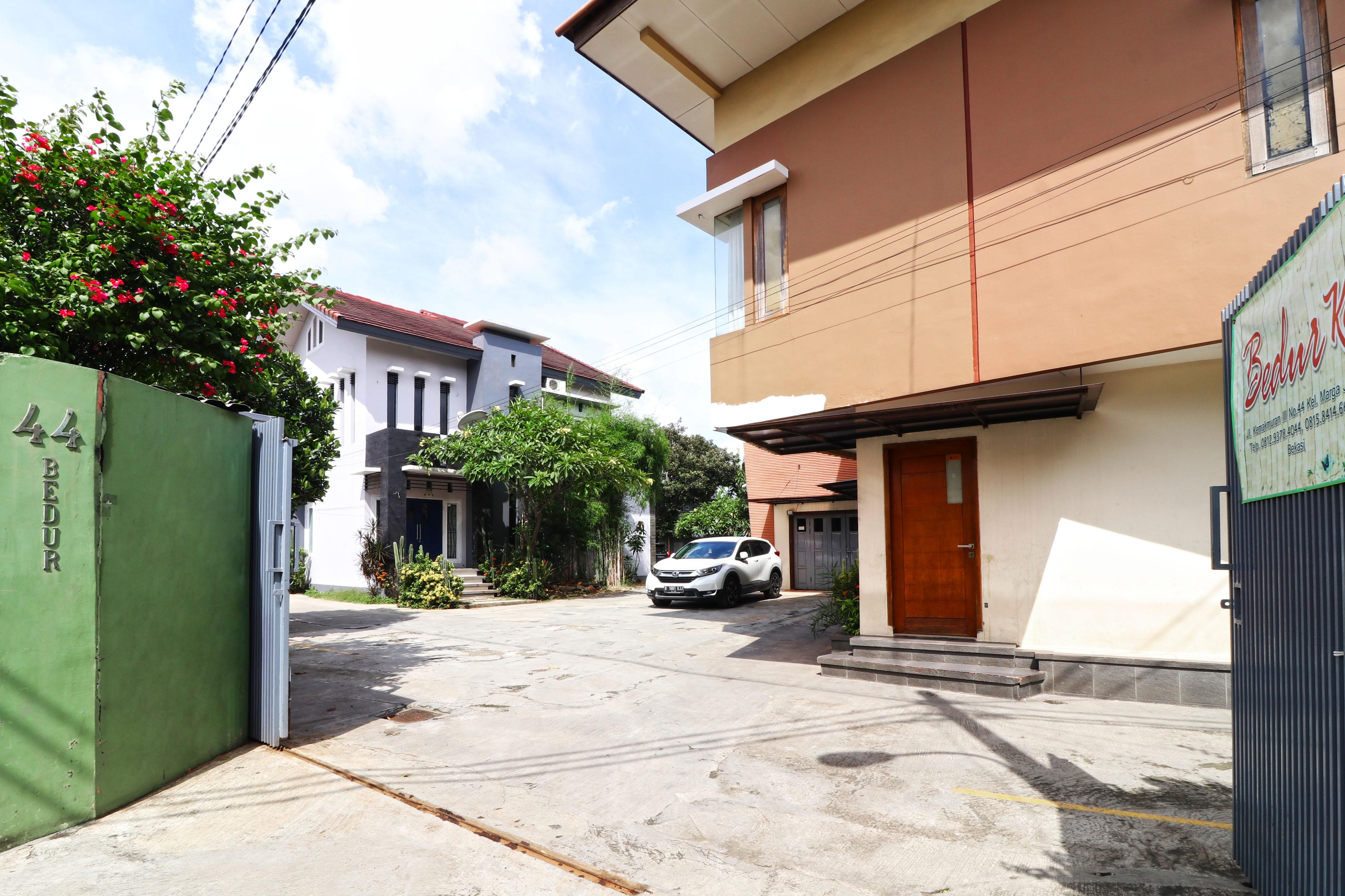 Bedur Homestay Syariah Bekasi Exterior photo
